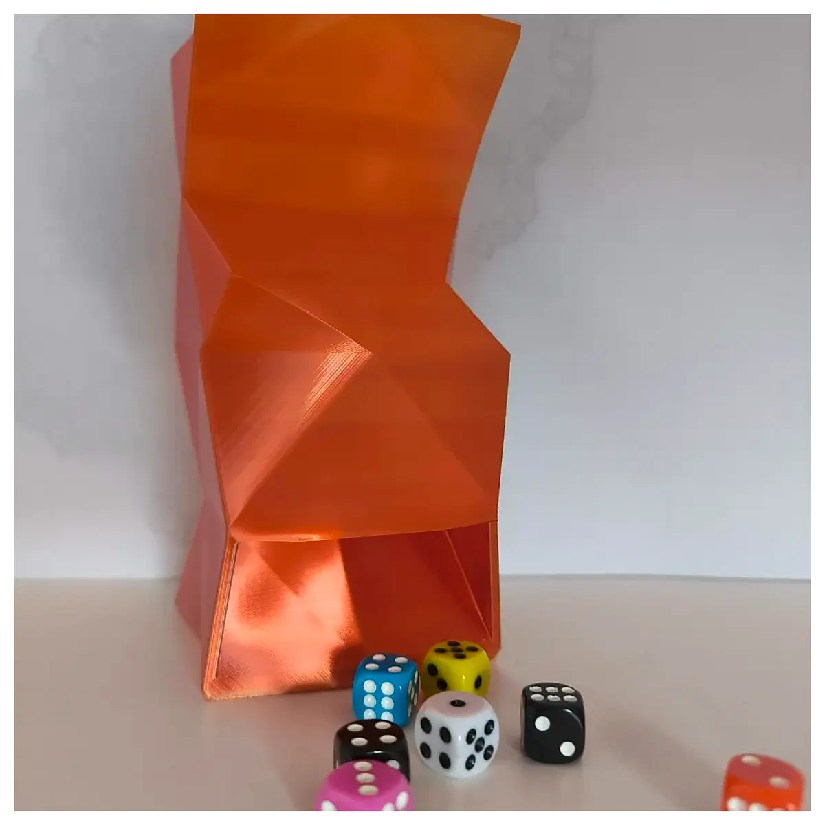 Spiraling Vase Pattern Dice Tower Strategy Guide Dice Game Puzzle Toys Brain Teaser Fun Games