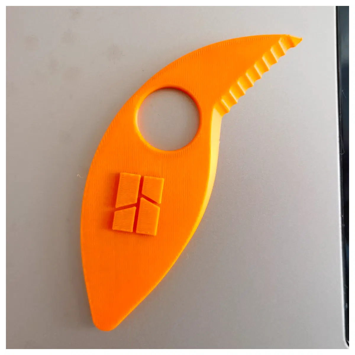 Magnetic Sticker Removal Tool Fast Unpacking for Boxes Easy Demagnetize Stickers Fridge Decal Remover