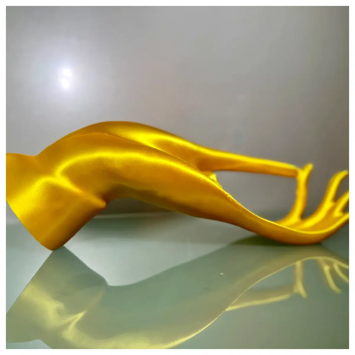 Elegant Decorative Hands Support Hanging Wall Decor Interior Design Decorative Accessories Art Ornament