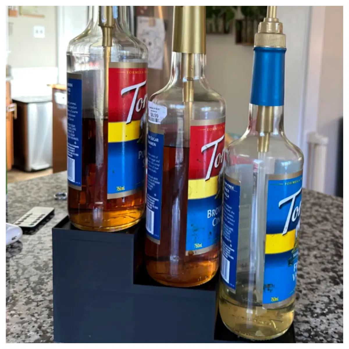 3 Tier 750ml Glass Syrup Display Shelf Tolani Sweetener Showcase Kitchen Food Display Cabinet Promotional Display Shelf