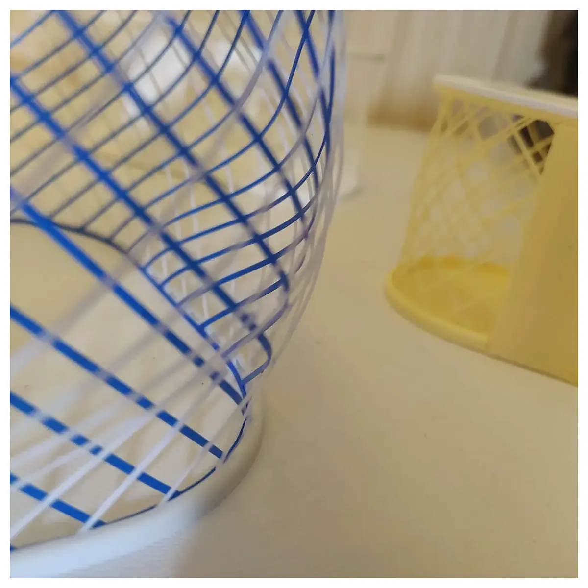 Decorative Wire Mesh Storage Bins No Support No Glue Hanging Shelves Space Organization Storage Furniture