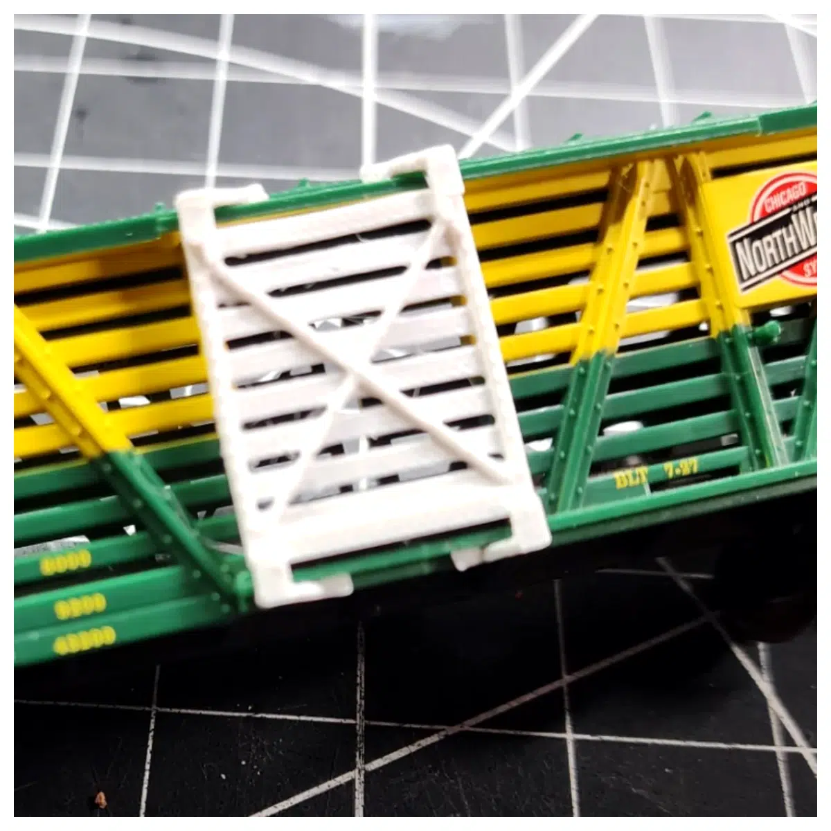 Lifelike HO Scale 40ft Truck Doors Model Accessories Realistic Truck Door Toy Car Assembly Scene Decoration