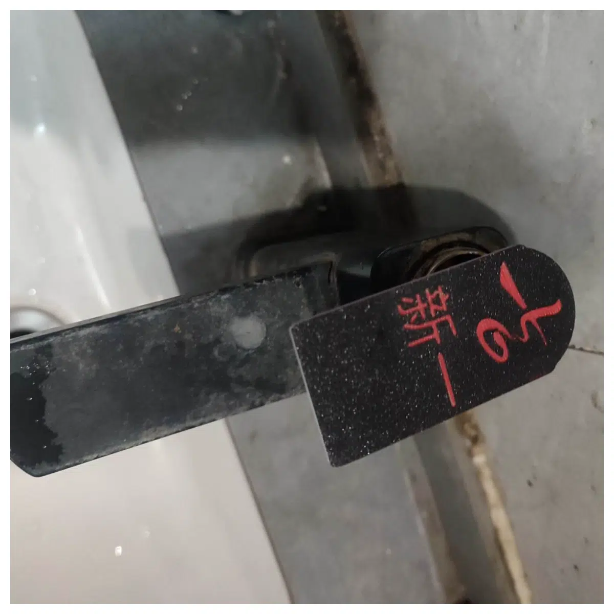 Kitchen Faucet Handle Rotating Faucet Parts Bathroom Single Lever Handle Water Saving Faucet Handle Kitchen Accessories