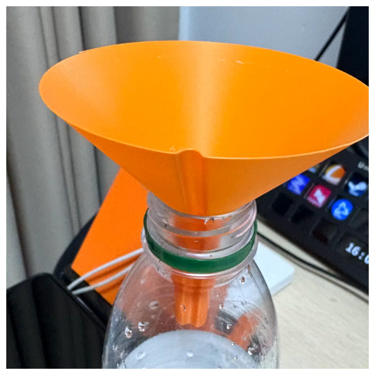 Spillage Cleanup Funnel 33g Waste Recycling Handling Circular Tool