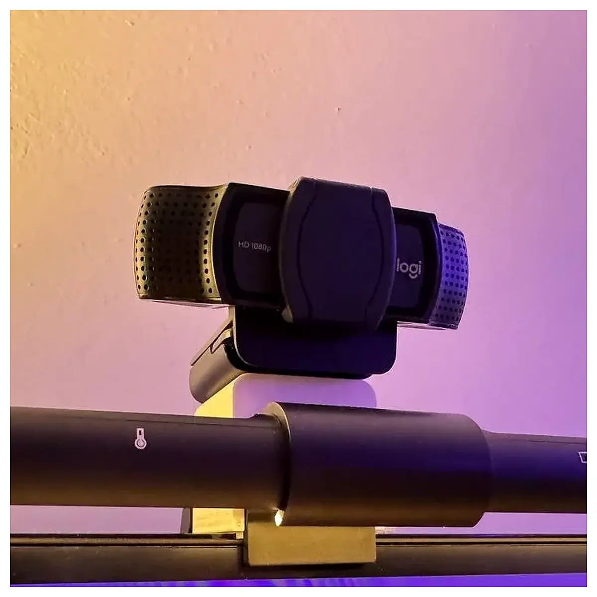 Quntis 52cm Webcam Mount Installation Computer Phone Desktop Mount Adjustable Angle Stable