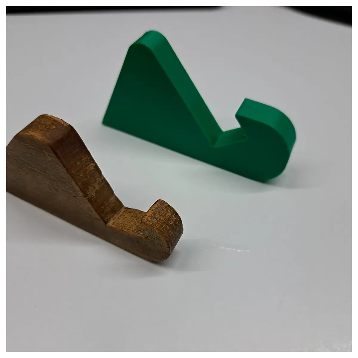 Rum Game Tablet Stand Mobile Game Stand Desktop Holder Gaming Support Phone Stand Angle Adjustment