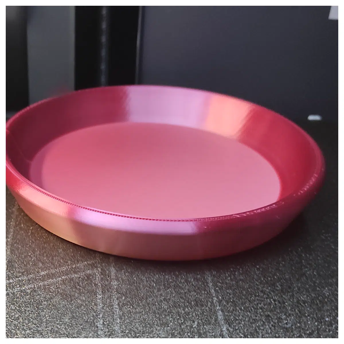 Round Tray Compact Storage Tray Versatile Plant Tray Transport Pallet Organizer Wheelbarrow Container