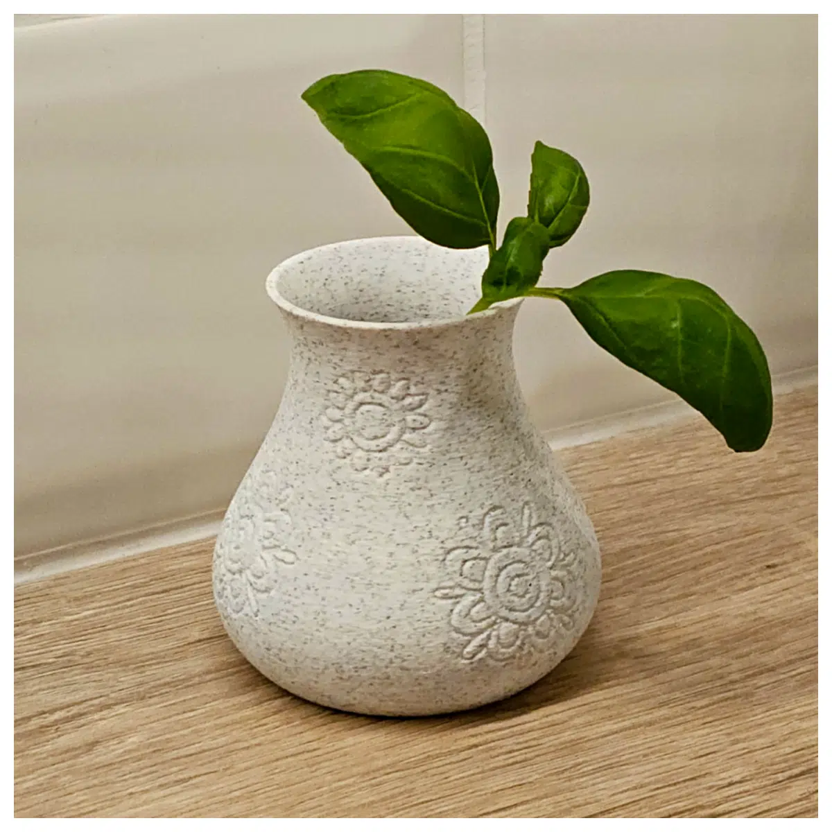 Floral Carved Vase Decorative Vase Home Accent Art Piece Flower Container Gift Creative Vase