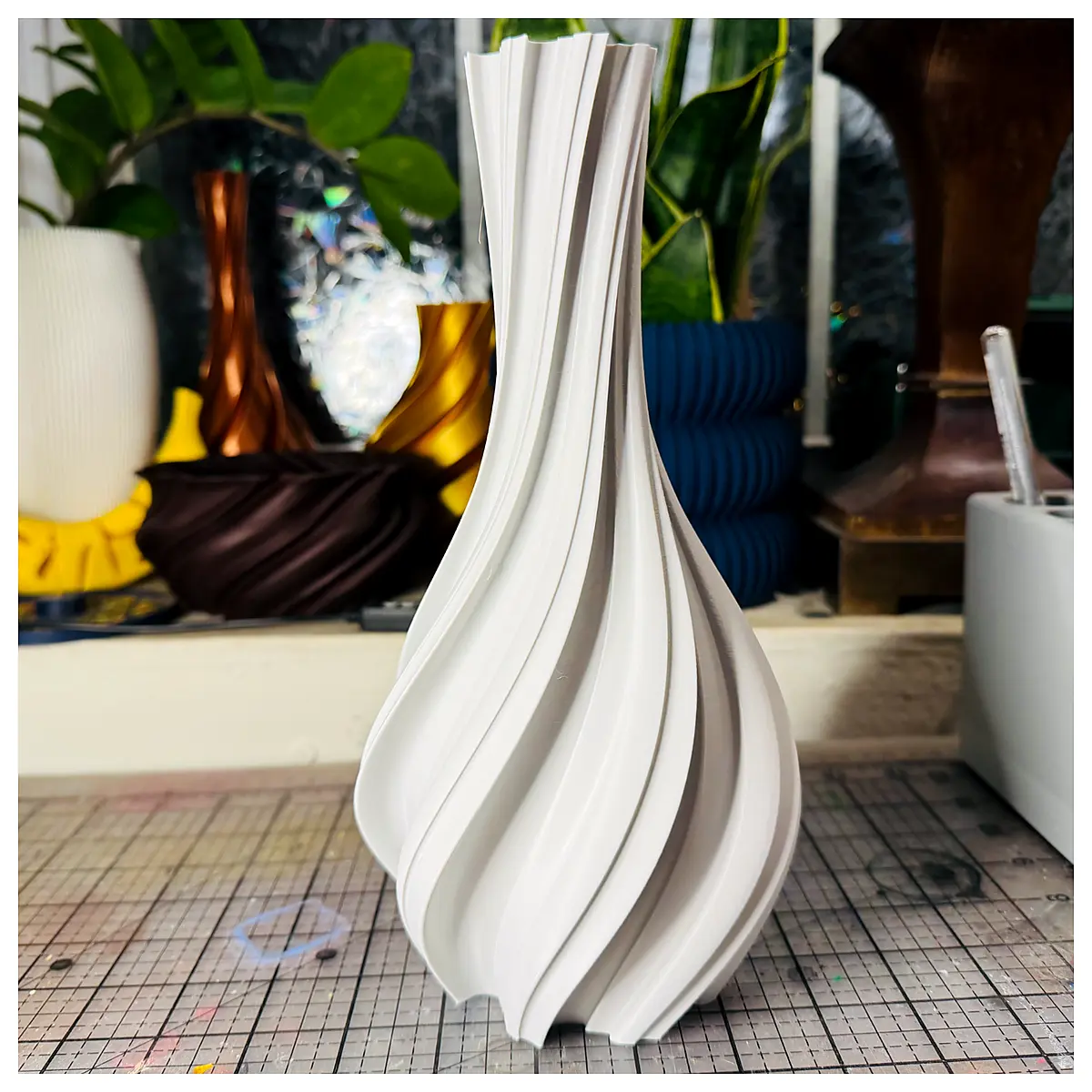 Nautilus Vase Spiral Design Art Sculpture Home Decor Creative Gift Ceramic Art