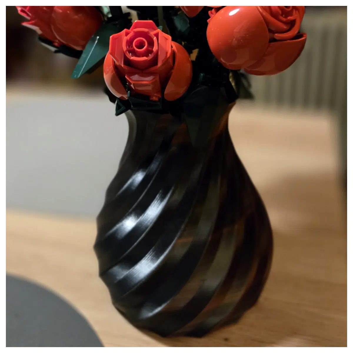 Distorted Vase Creative Decoration Art Figurine Ceramic Home Decor Shape Modern Art Girlfriend for Friend