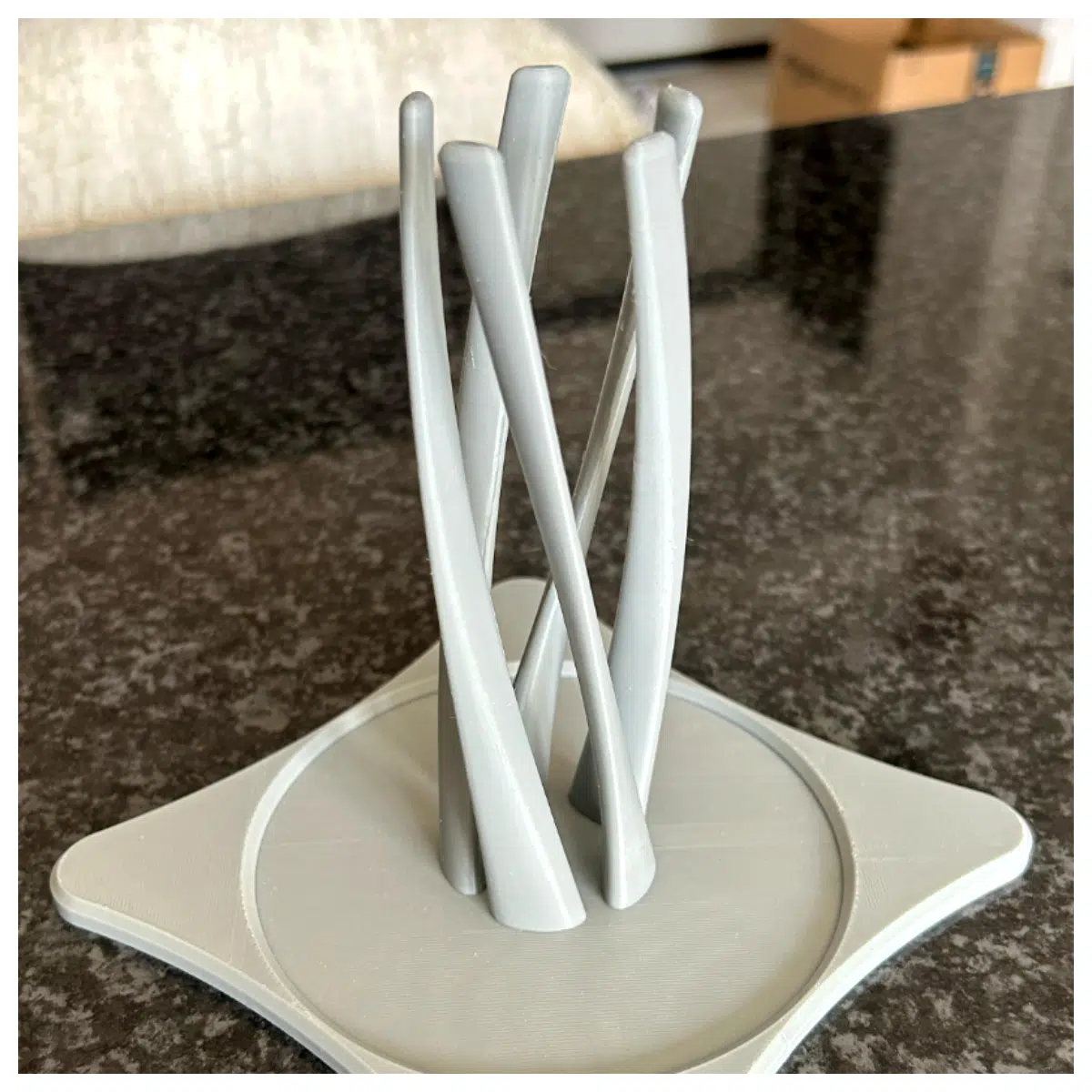 Tissue Holder Bathroom Shelf Kitchen Drawer Organizer Paper Towel Dispenser Shelf Wall Mounted Shelf Storage Rack Home Decor Accessory