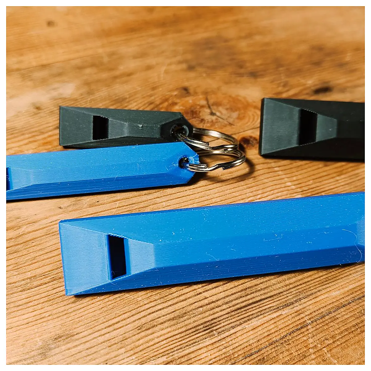 Whistles Bulk Retail Blow Whistles Signal Whistles Emergency Signaling Outdoor Sports Emergency