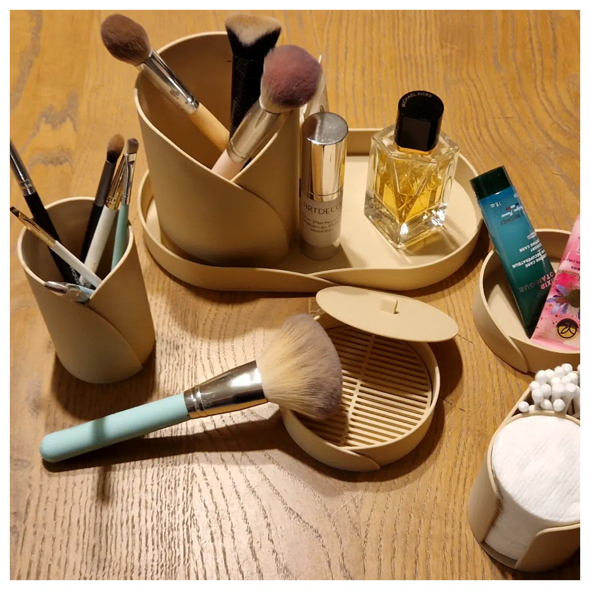 Makeup Organizer Desktop Storage Solution Skincare Product Storage Box Cosmetic Fragment Cleaning Tool Multi Function Storage Organizer Enhance Living