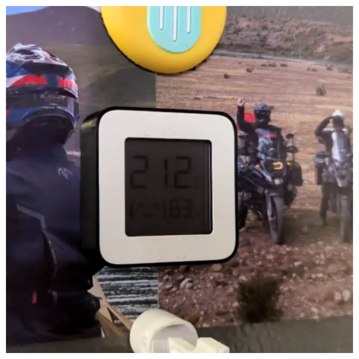 2 Weather Monitor Magnetic Wall Mount Adhesive Full Wall Enclosure Indoor Temperature Humidity Sensor
