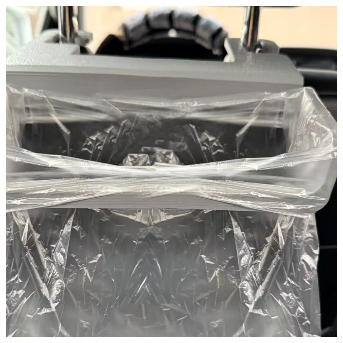 Car Trash Bag Holder Vehicle Rear Seat Trash Can Support Waste Bin Mounting Bracket Auto Accessories Vehicle Organization