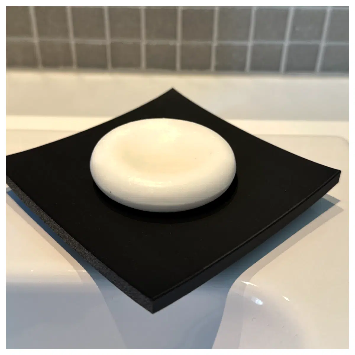 Minimalist Curved Soap Dish Bathroom Organizer Soap Dispenser Kitchen Washroom Cleaning Supplies Simple Design