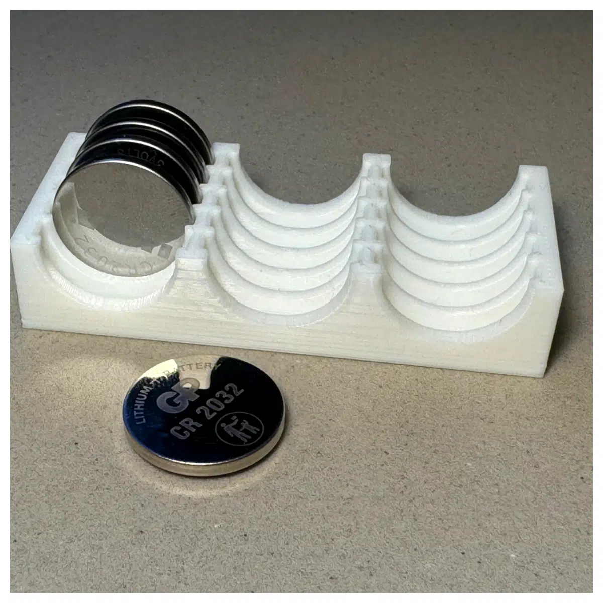 2032 Button Battery Holder 15 Pack Battery Storage Box Electronics Project DIY Experiment Toy Assembly Battery Organizer