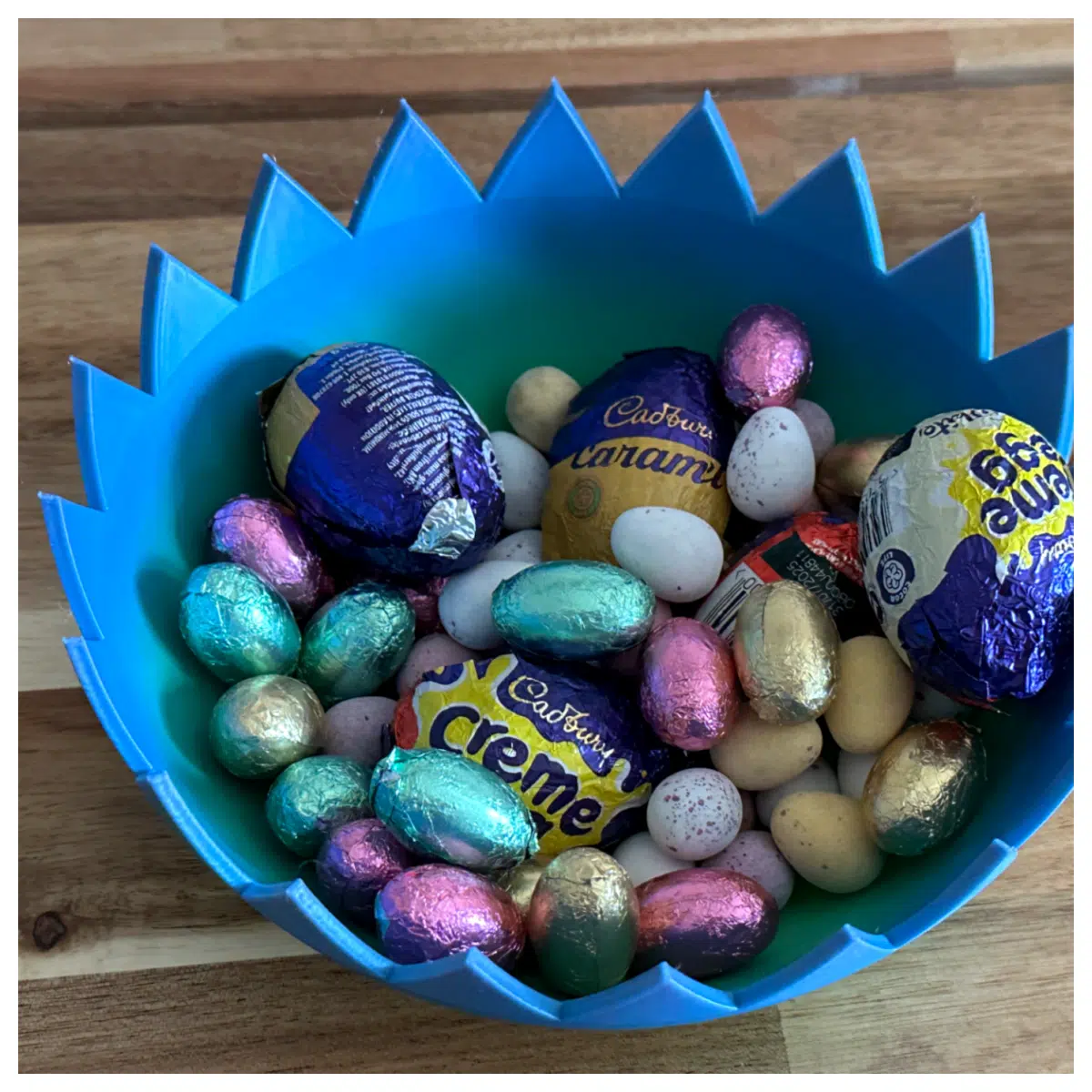 Easter Crinkled Candy Bowl Holiday Decoration Kids Candy Gift Easter Present Creative Candy Box