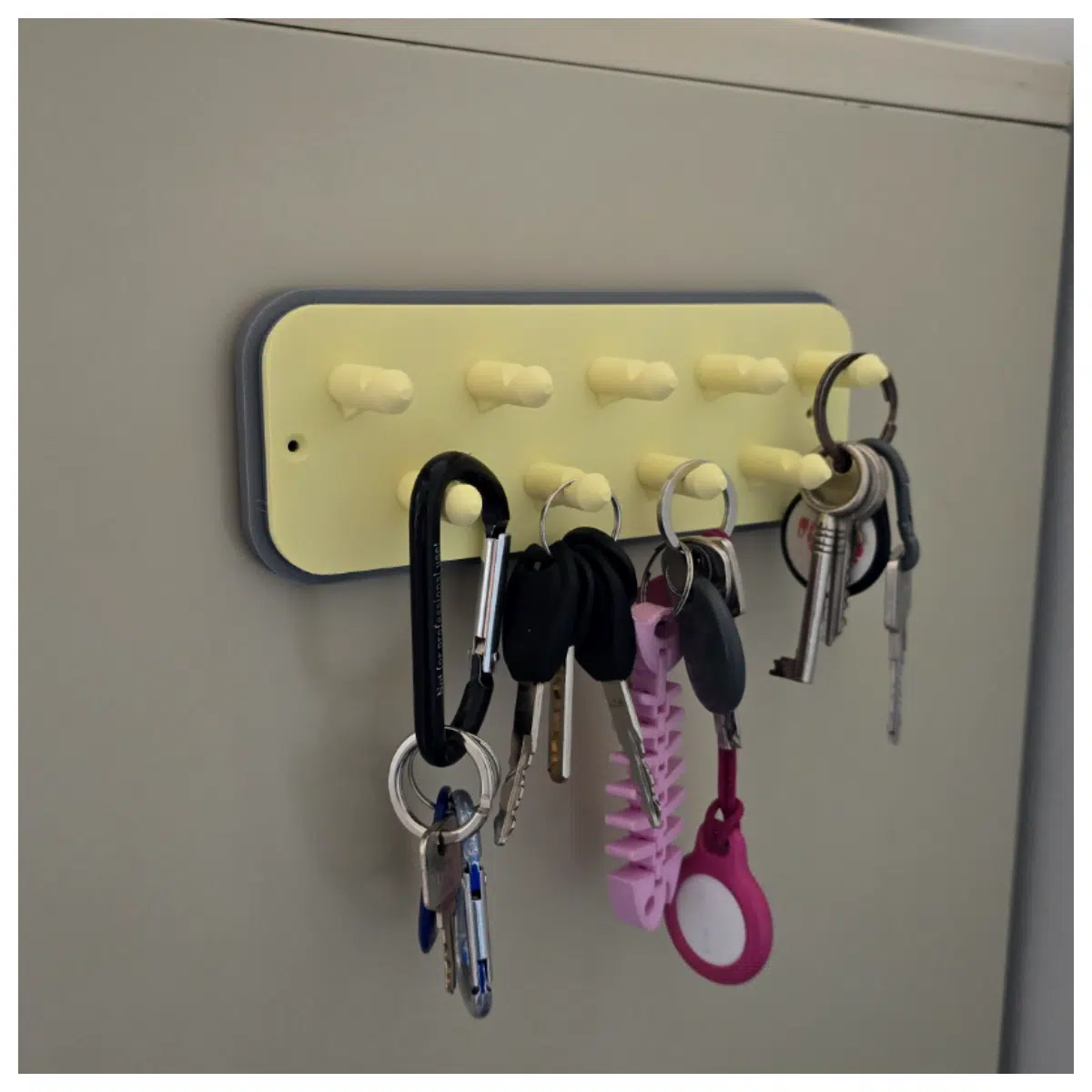 Key Chain Holder Phone Car Key Fob Mobile Stand Phone Accessories Keyring Holder Mobile Phone Stand Accessories