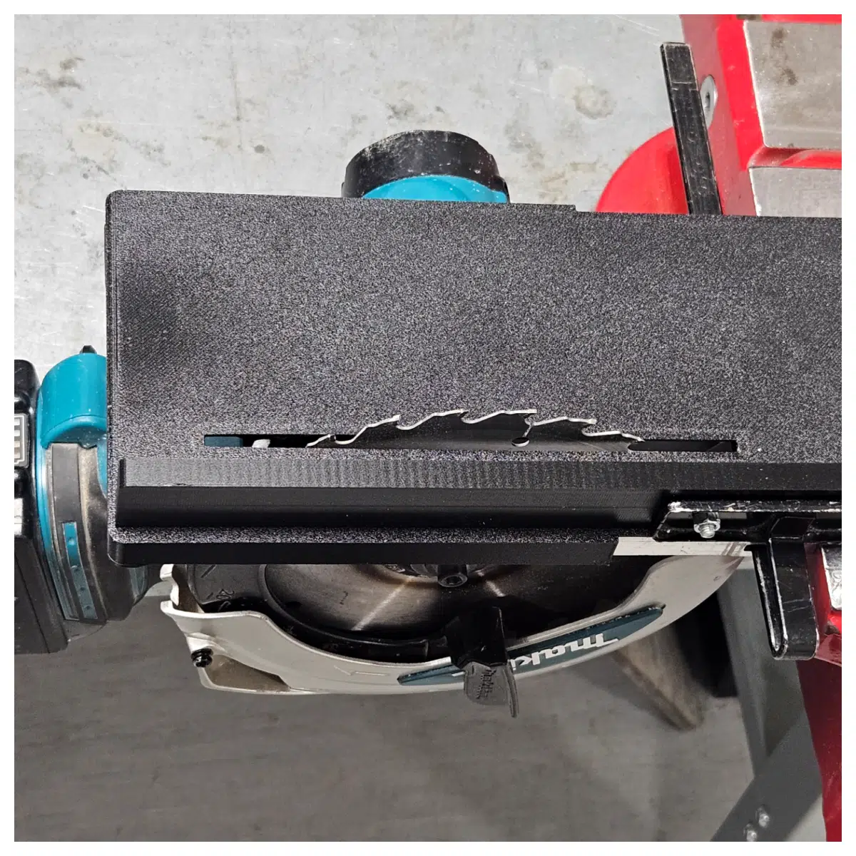 Makita DSS610 Cordless Circular Saw Table Saw Fast Wood Cutting Blade Accessories Easy Operation