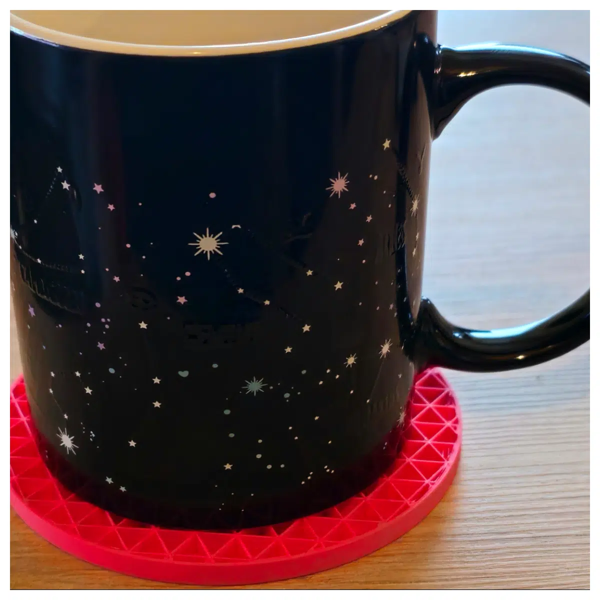 Insulated Cup Coaster Heat Cup Sleeve Ice Pack Pad Car Cup Holder Outdoor Cup Accessories Phone Stand