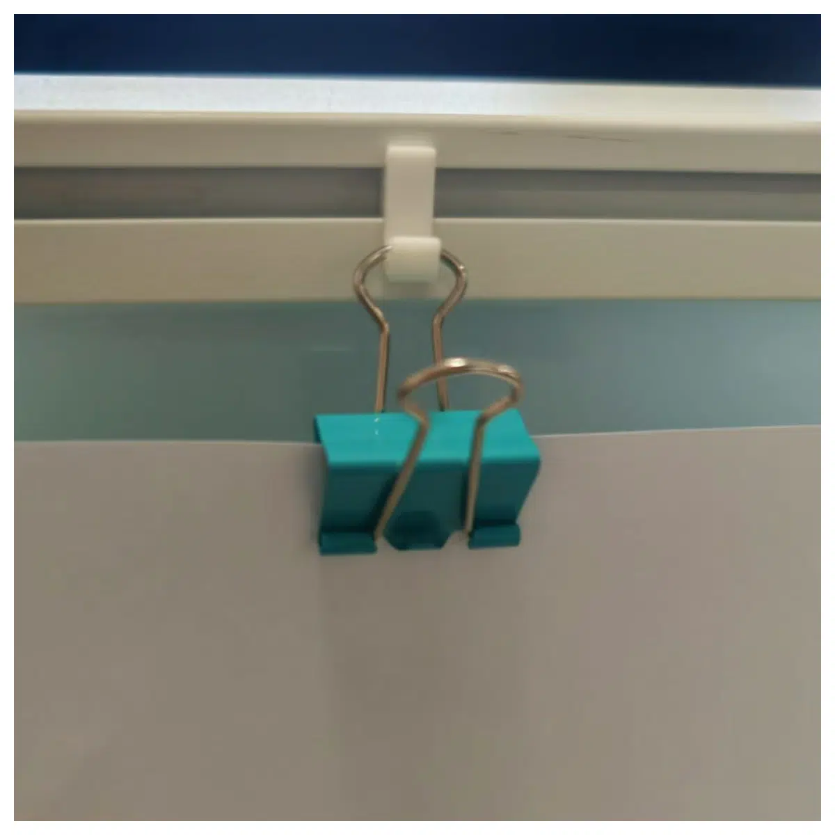 Minimalist Office Partition Hooks Desk Organizer File Holder Wall Mount Office Space Divider Storage Accessories