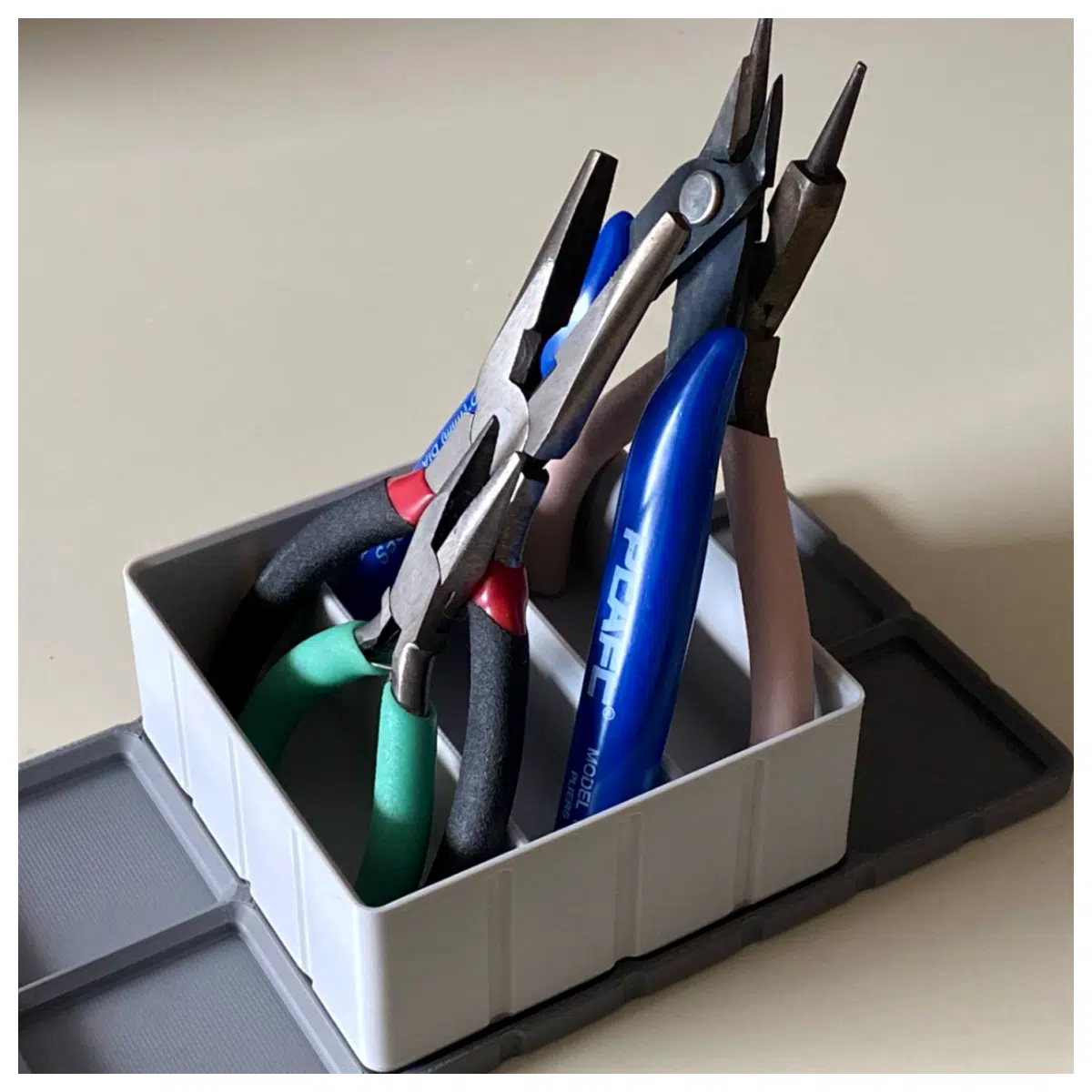 Gridfinity Pliers Organizer Box Tool Storage Container Desktop Organizer Mini Storage Parts Holder