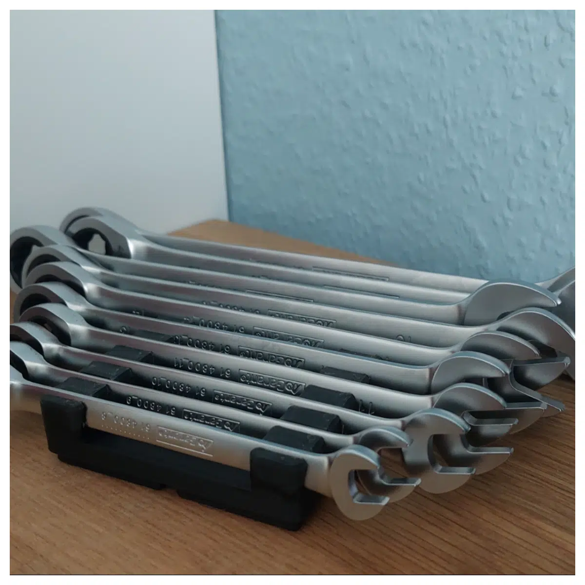 Gridfinity Wrench Holder Desktop Organizer Tool Storage Repair Parts Stand Space Optimization Universal Wrench Holder