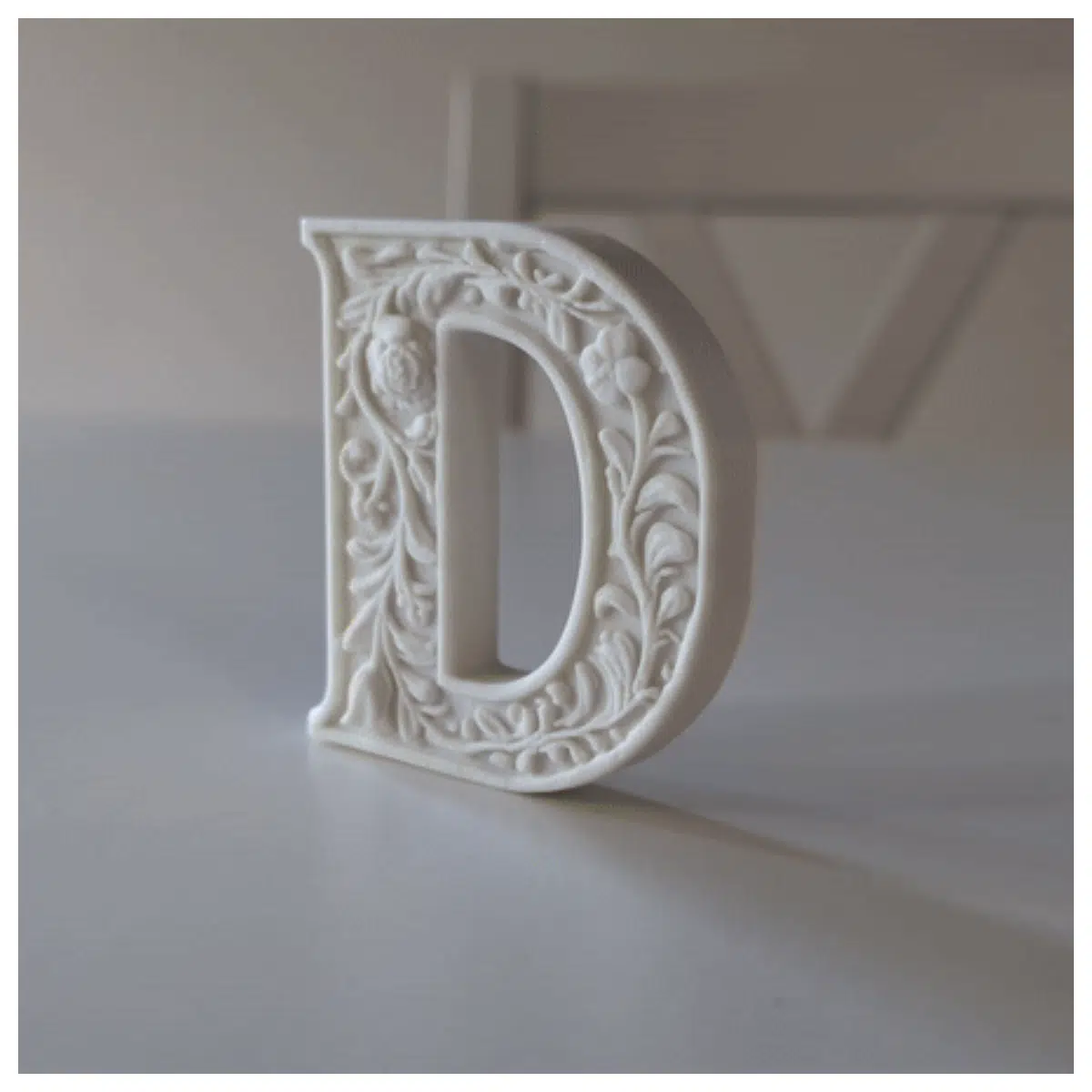 Plaster Floral Letter D Standing Sculpture Modern Home Wall Decor Floral Decoration Interior Ornament 3D Flower Art