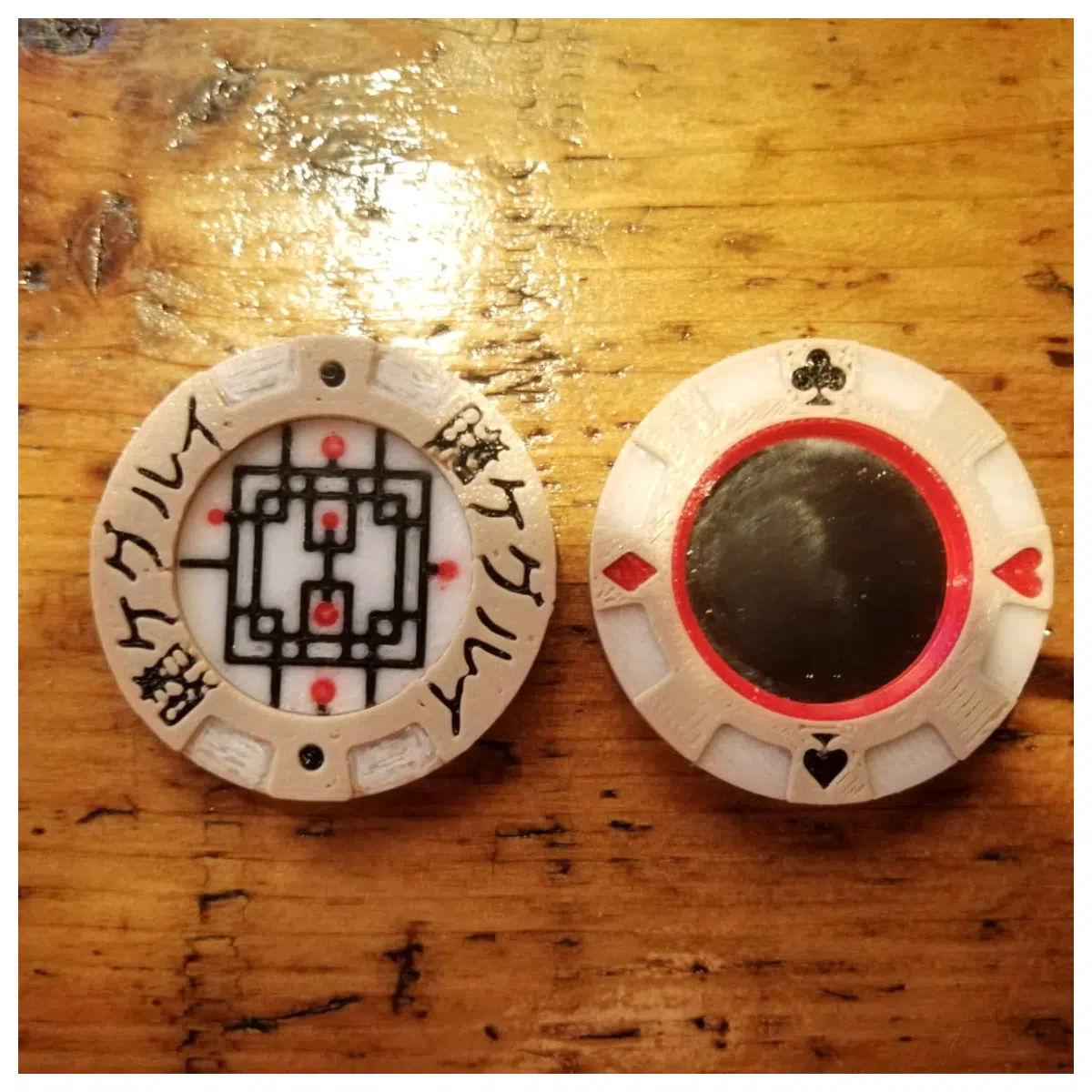 Mirror Surface Poker Chips Netflix Series Gambling Show Game Accessories Poker Card Collection Tabletop Games