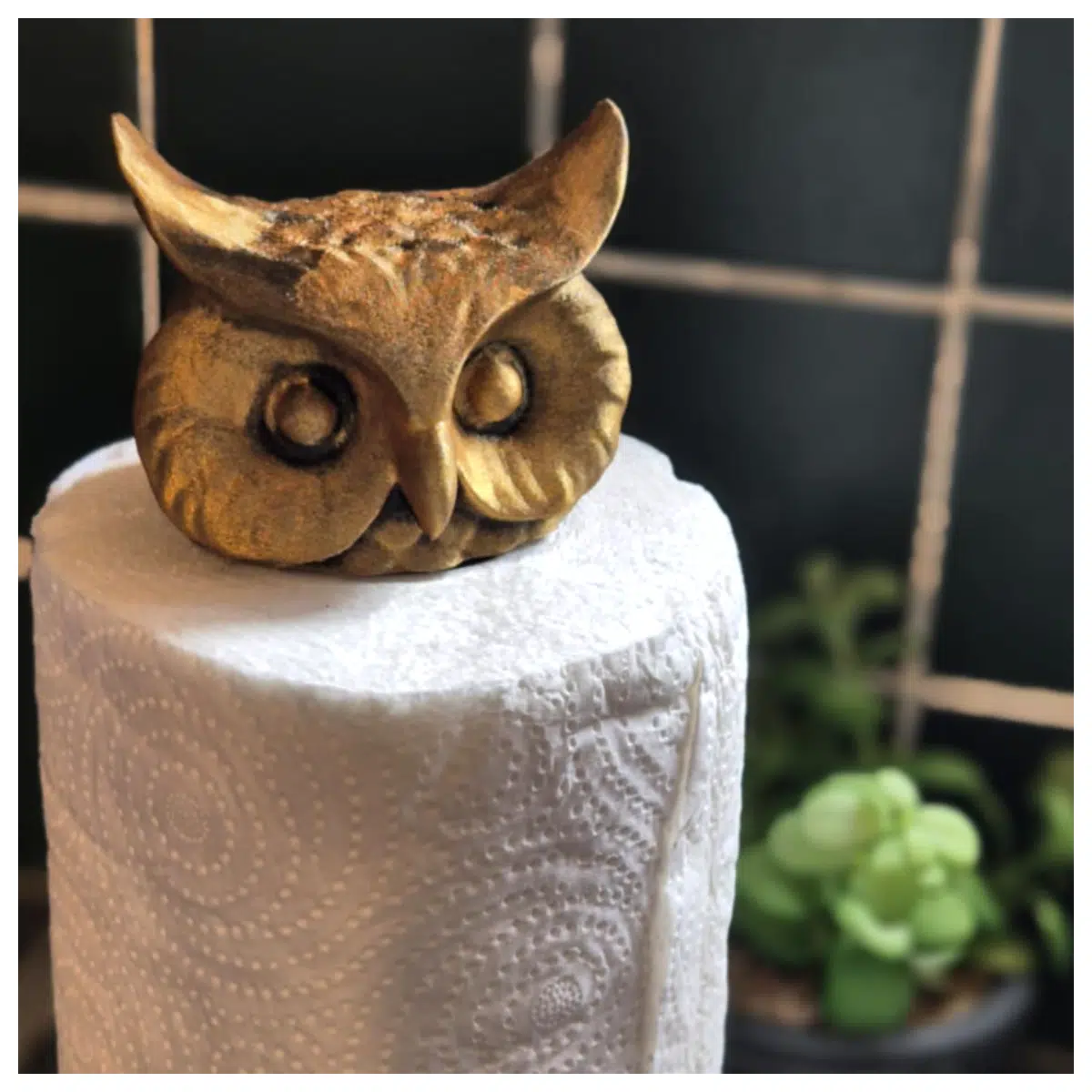 Owl Kitchen Paper Towel Holder Wall Mounted Shelf Bathroom Towel Rack Modern Decor Display Stand Storage