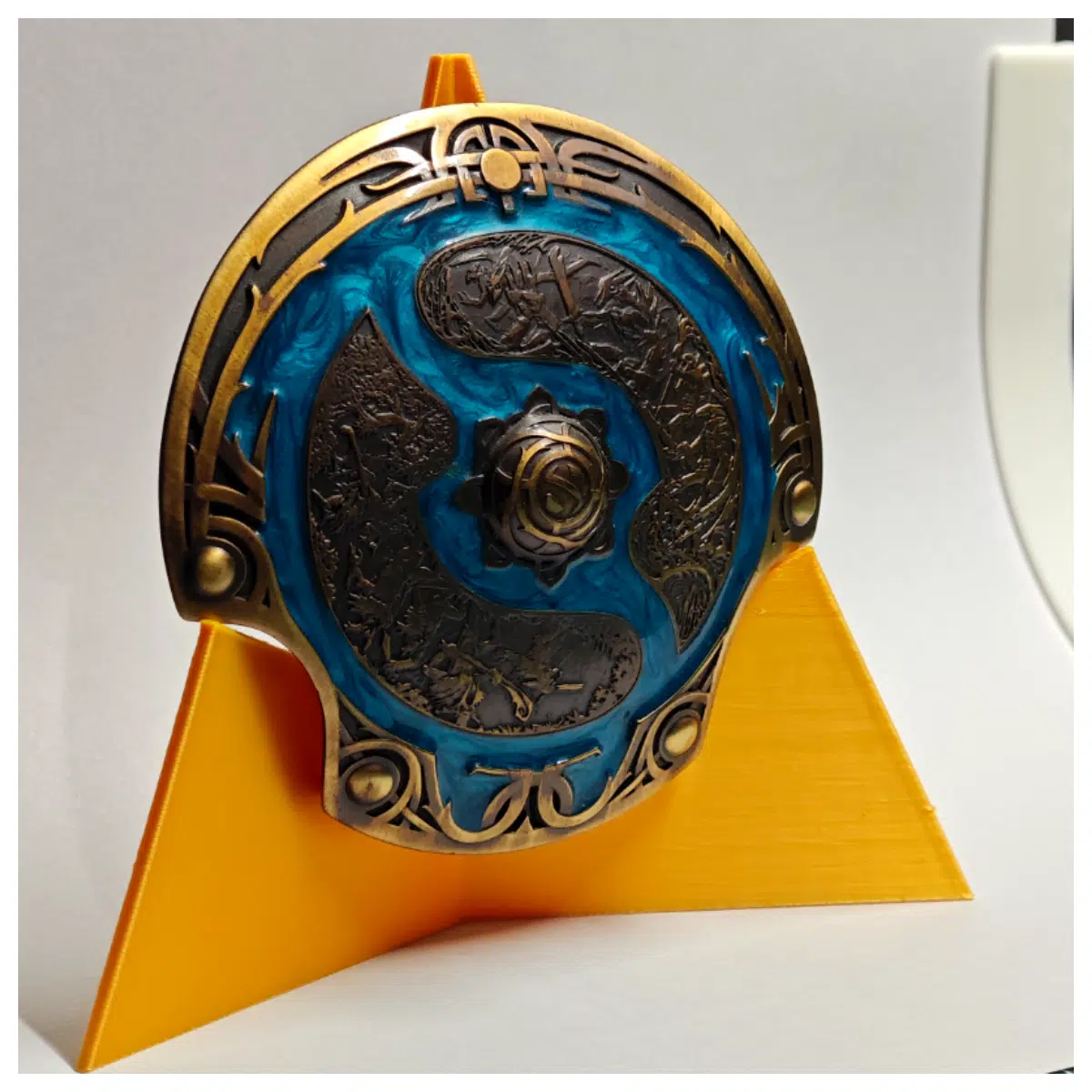 DOTA2 Immortal Shield Display Stand Game Collection Rack Hero Model Holder Desktop Display Battle Soul Collection