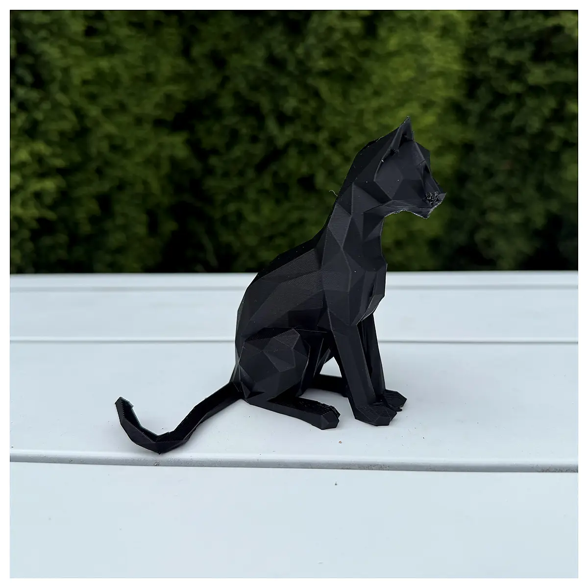 Low Poly Black Statue 3D Model Minimalist Art Figure Desk Decor Collection Model Building