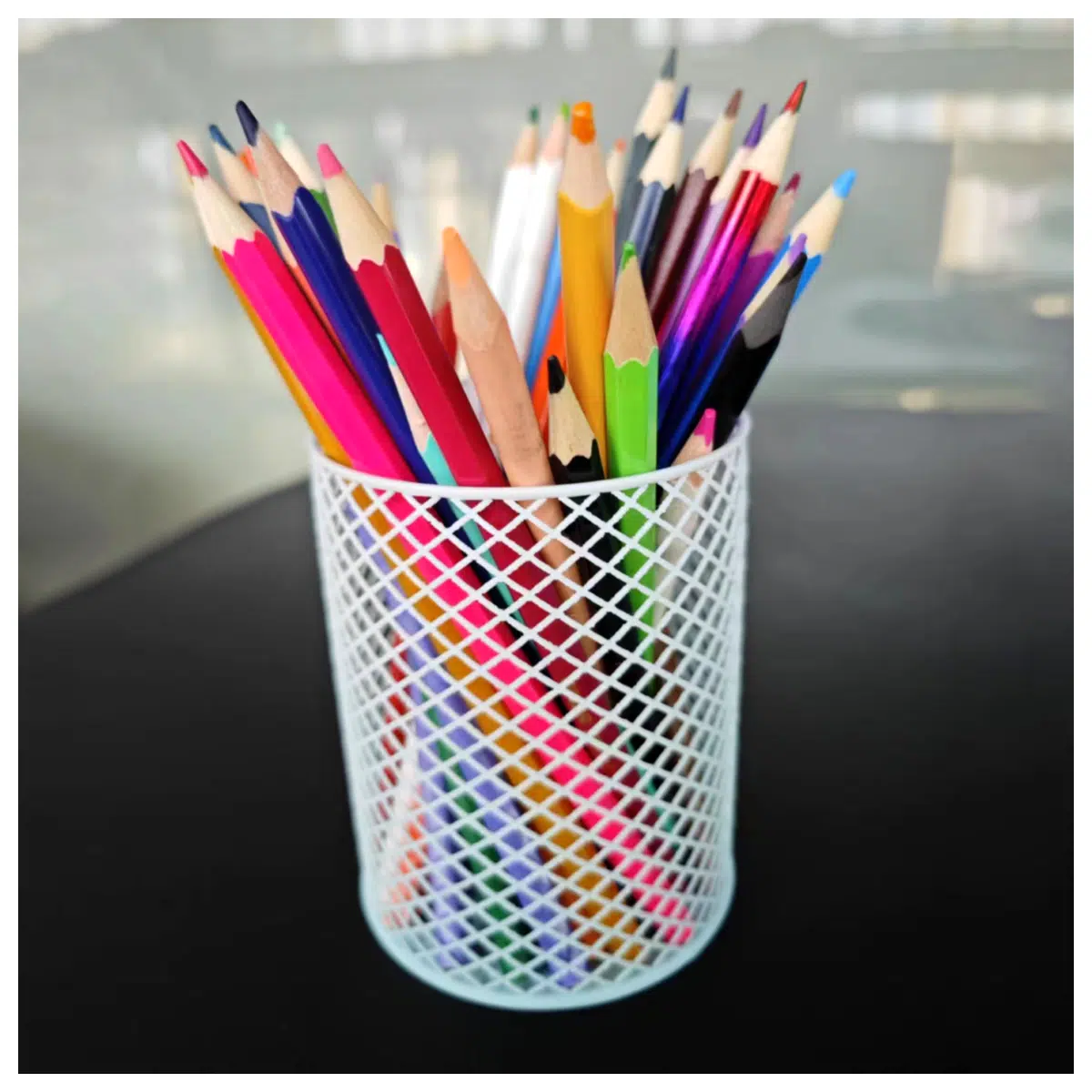 Minimalist Pen Holder Desk Organizer Creative Book Stand Office Supplies Decorative Pencil Case Simple Design
