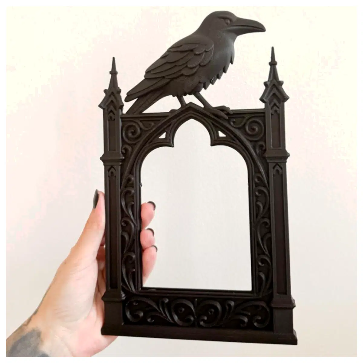 Gothic Raven Frame Decor Church Altar Dark Style Religious Art Sculpture Decoration Repair