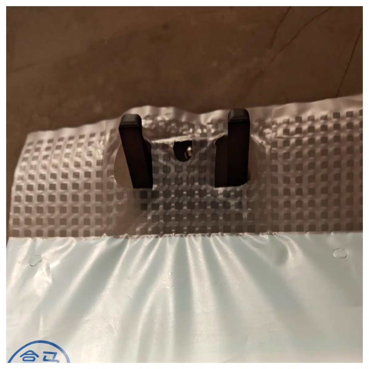 Hanging Paper Towel Holder Mount Bathroom Kitchen Tissue Dispenser Wall Mounted Paper Roll Holder Easy Install Simple Design