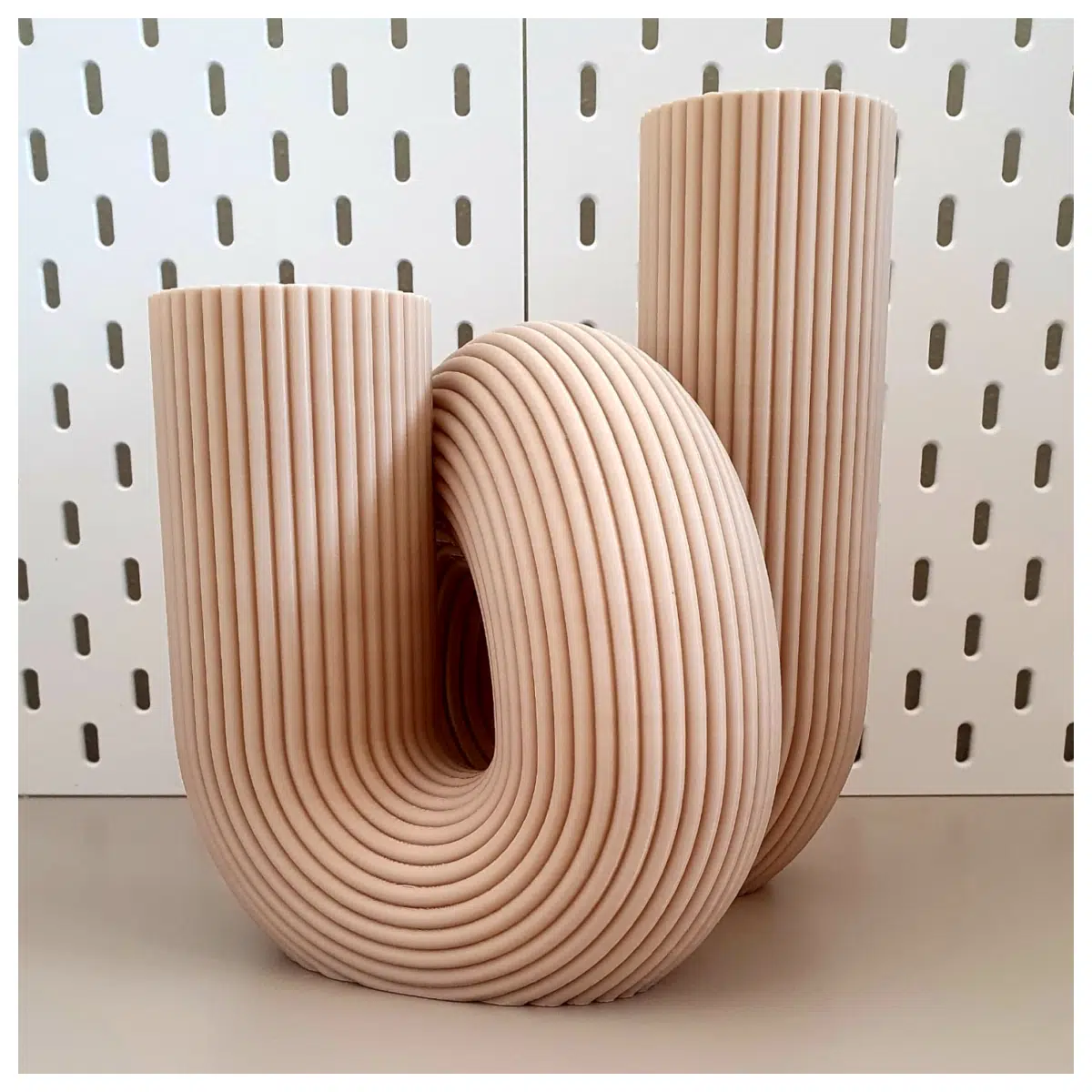 Fluid Loop Vase Modern Home Decor Desk Flower Container Creative Floral Arrangement Decorative Vase
