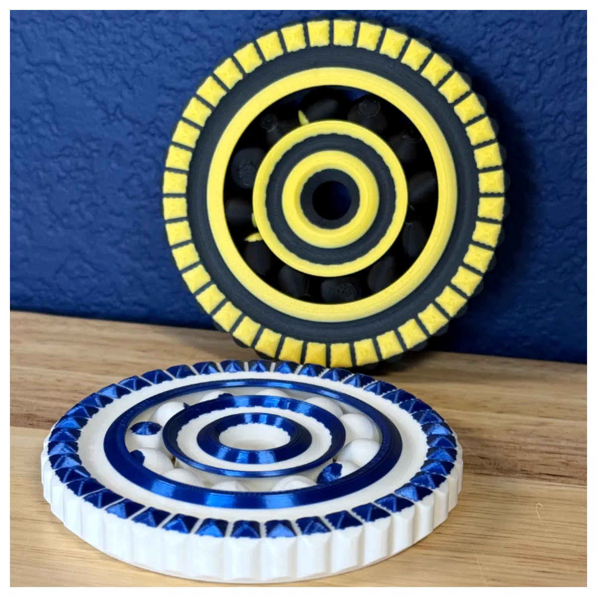 Bicolor Fidget Spinners Stress Relief Toy Anxiety Reducer Fun Puzzle Game Desktop Decoration Calming Gadget
