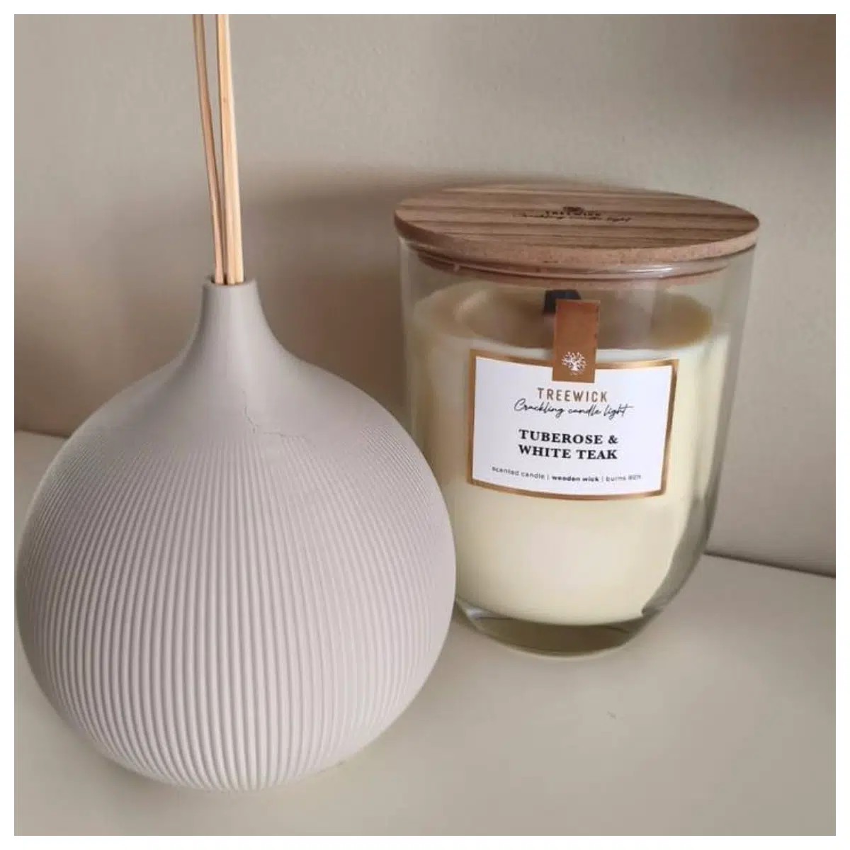 Globe Vase Diffuser Aromatherapy Fragrance Humidifier Home Decor Stylish Creative Multi Functional