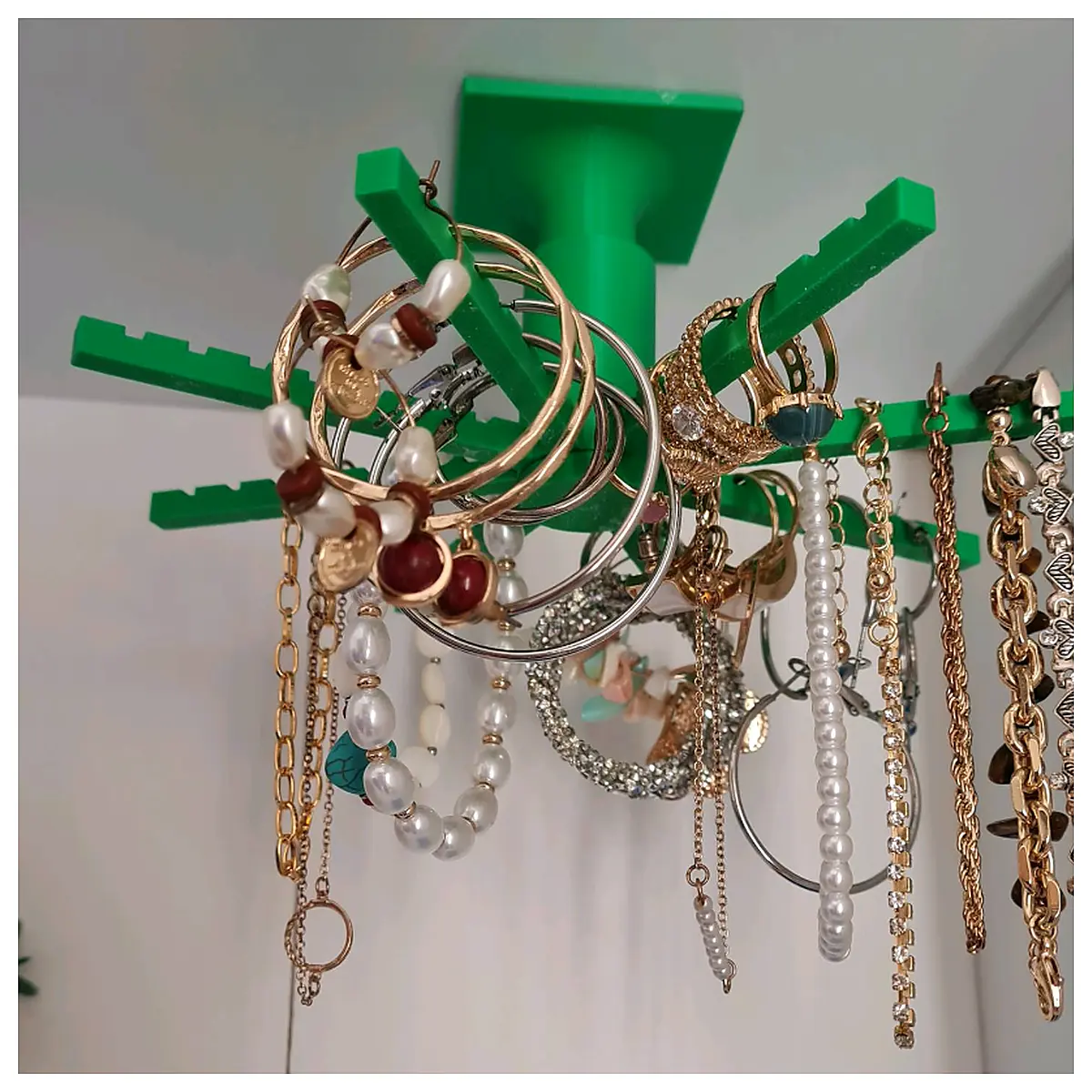 Rotating Keychain Display Stand Keychain Holder Rotating Display Keychain Showcase Collection Accessories