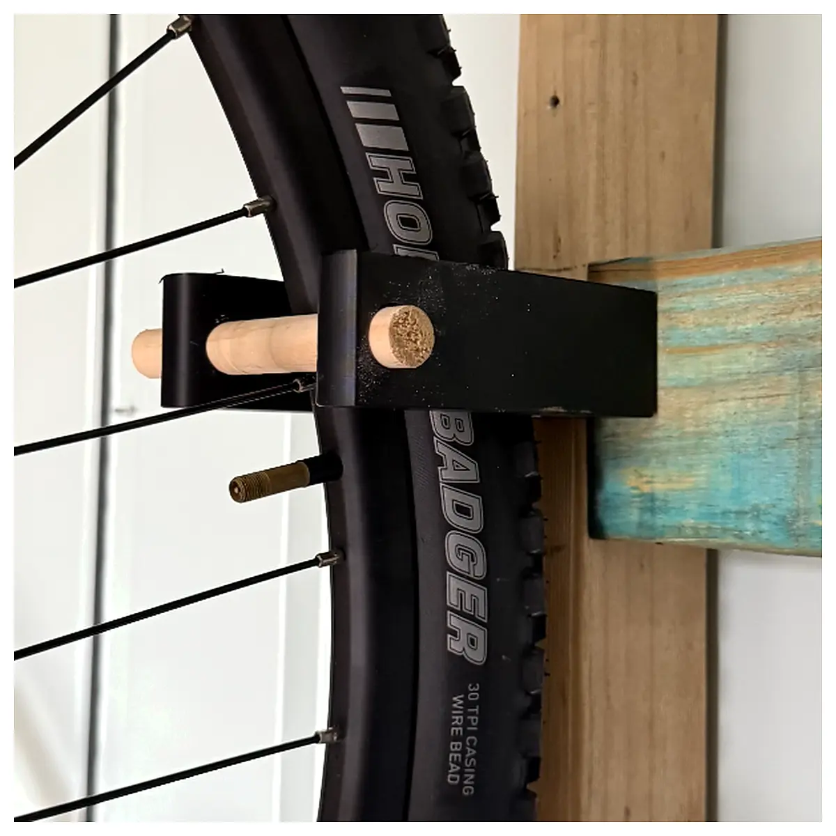 Heavy Duty Wall Mounted Bike Rack Minimalist Indoor Storage Bike Hanger Wall Mounted Shelves