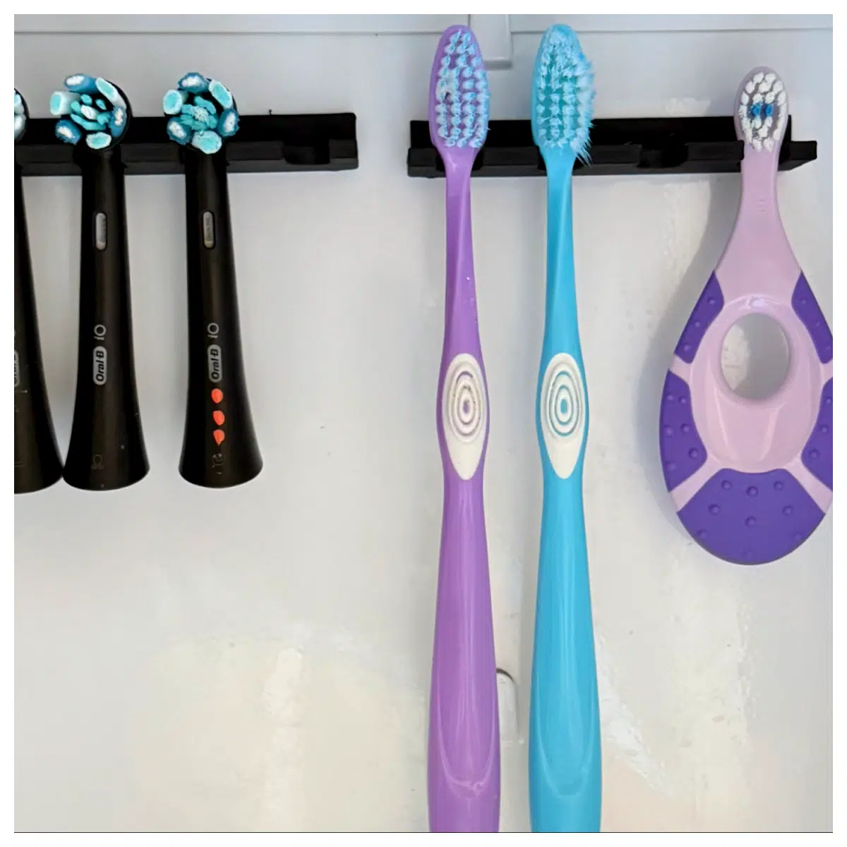 Magnetic Toothbrush Holder Magnetic Toothbrush Stand Toothbrush Fixer Auto Suction Home Oral Care Accessories