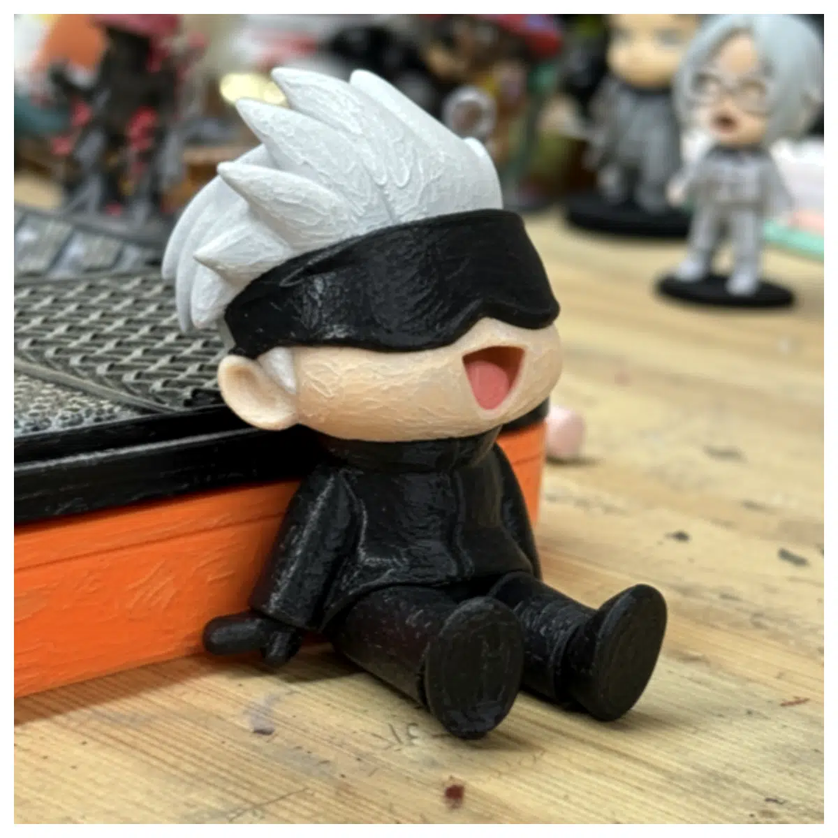 Gojo Mini Model Q ver Sitting Pose Collectible Toy Figure Jujutsu Boy
