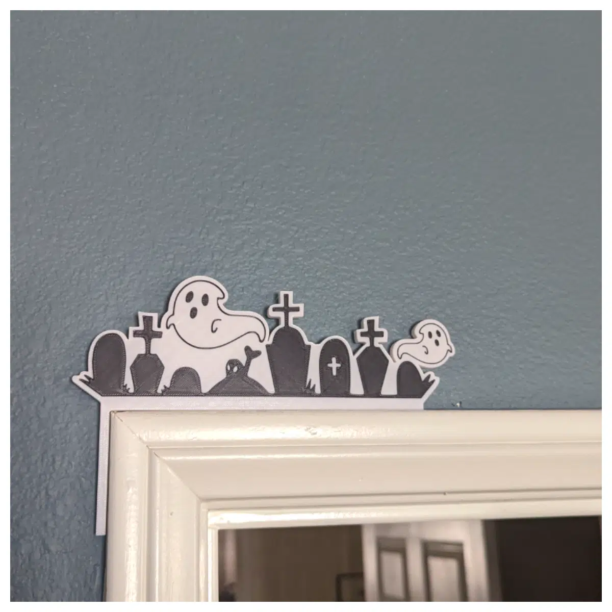 Graveyard Ghost Frame Decoration Hanging Ornament Spooky Ghost Frame Horror Decoration Ghost Decor Grave Landscape Ornament