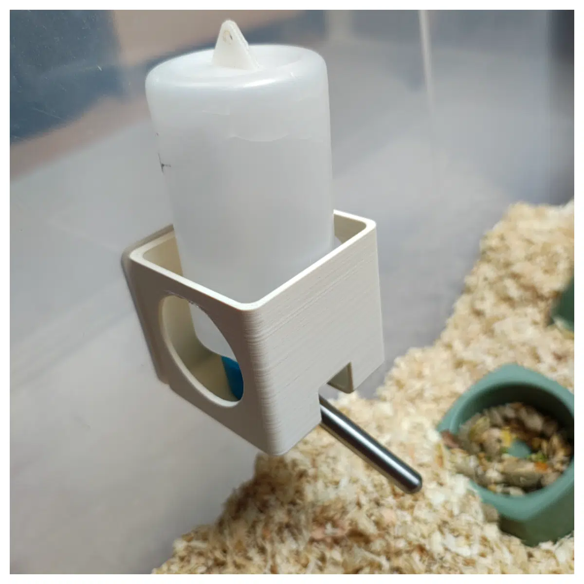 Magnetic Hamster Water Bottle Holder Automatic Feeder Pet Food Dispenser Hamster Accessories Drinking Station Small Animal Supplies