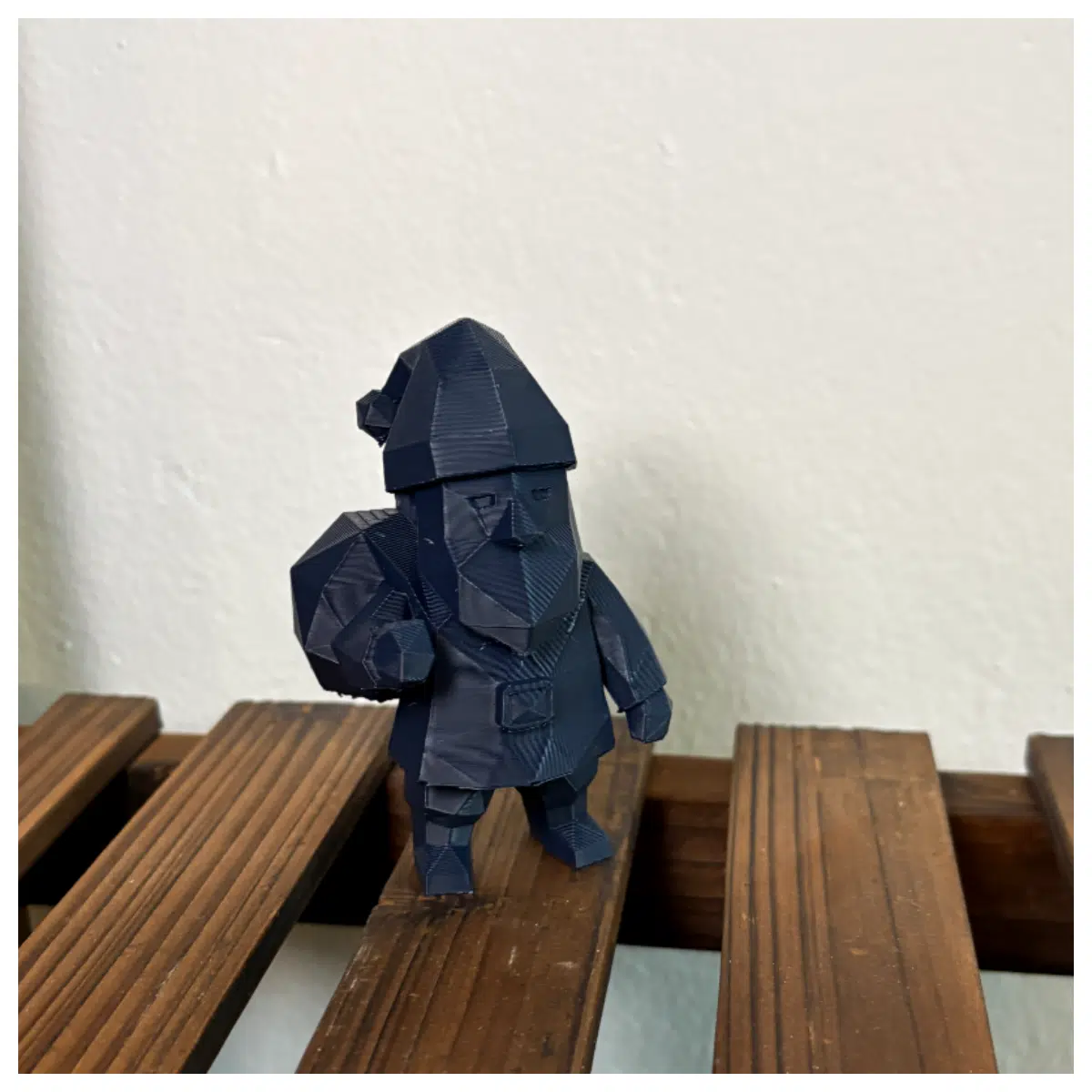 Low Poly Santa Claus Model 3D Print Christmas Decoration Scene Accessory Festive Gift