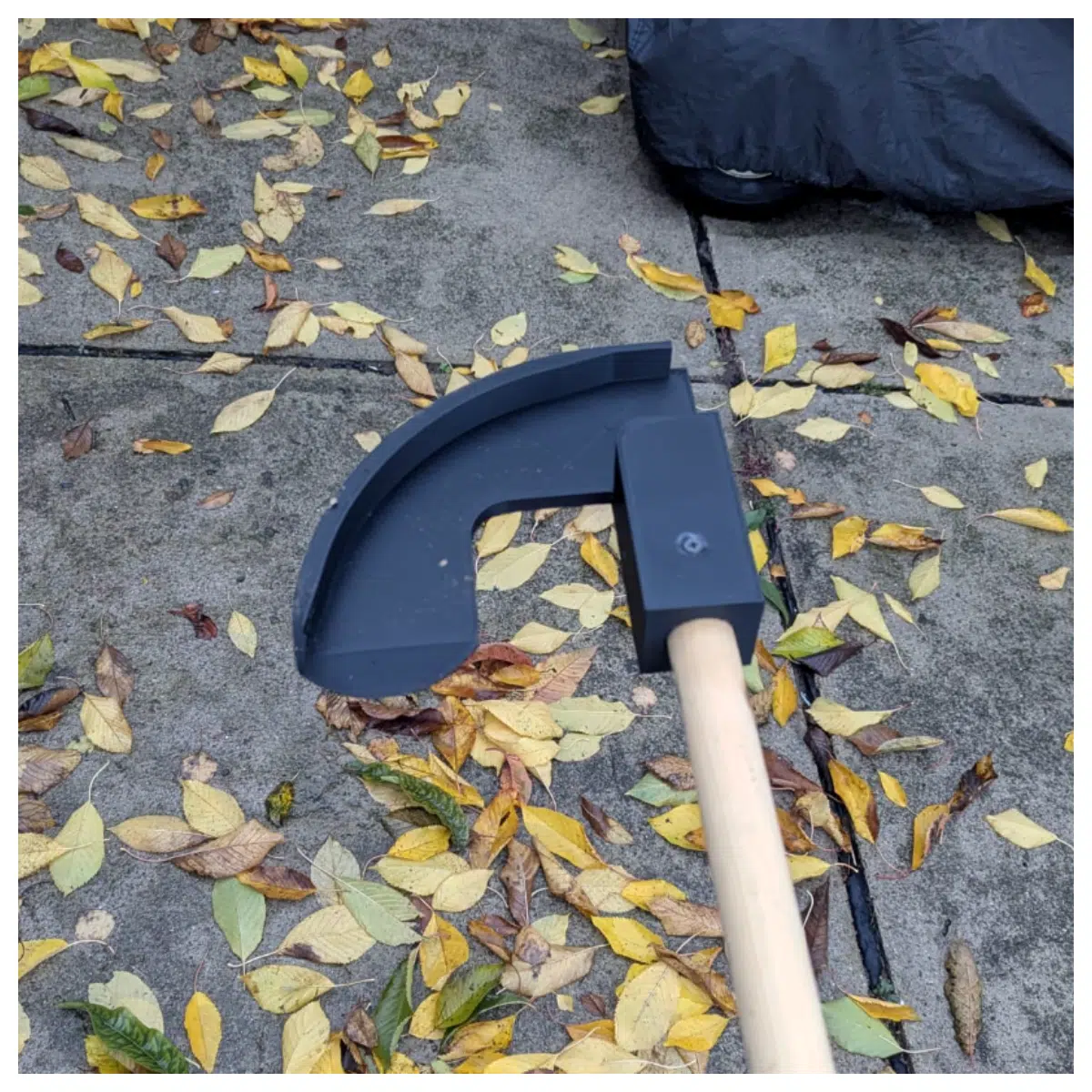 leaf rake hook tool for garden cleanup autumn collection grabber yard waste removal accessory outdoor debris pickup handle patio sweeping attachment
