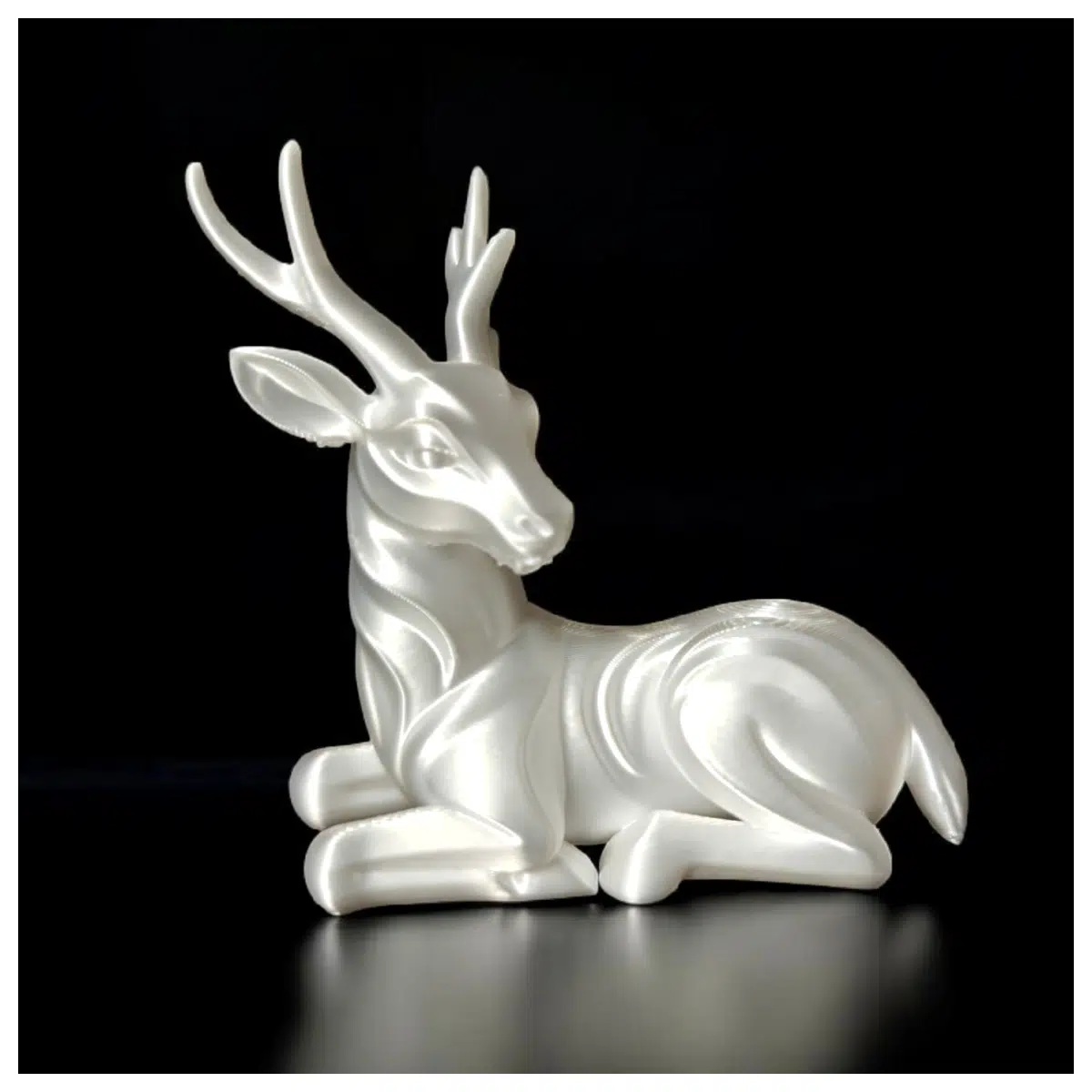 Elegant Deer Sculpture Decorative Figure Christmas Gift Statue Art Festive Ornament