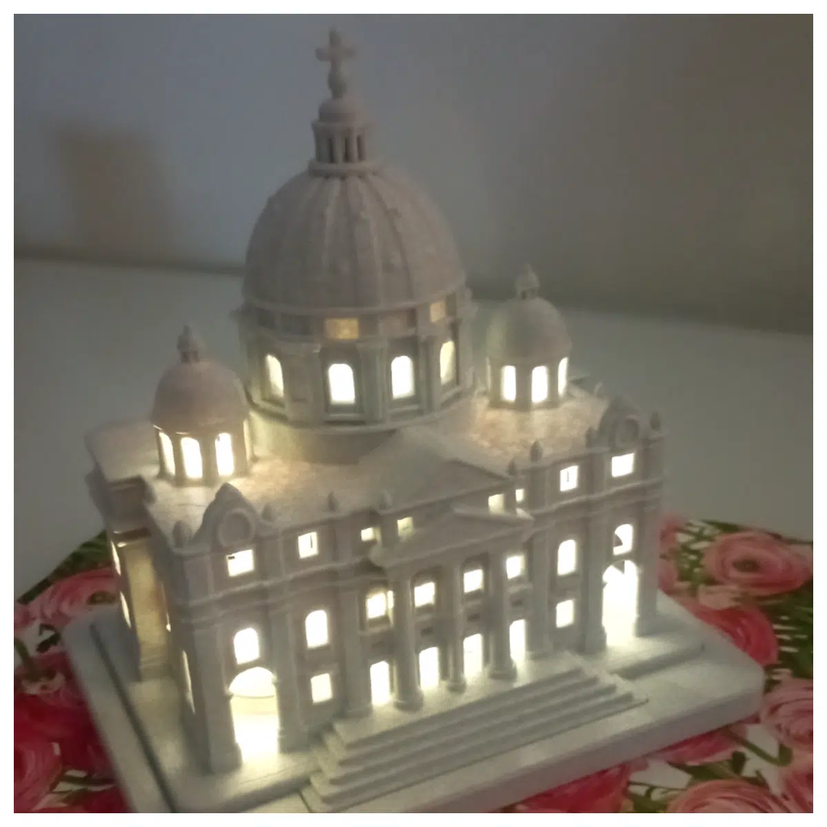 St Peter s Basilica Style Lantern House Decorative Lighting Modern Home Decor Creative Gift Creates Peaceful Atmosphere