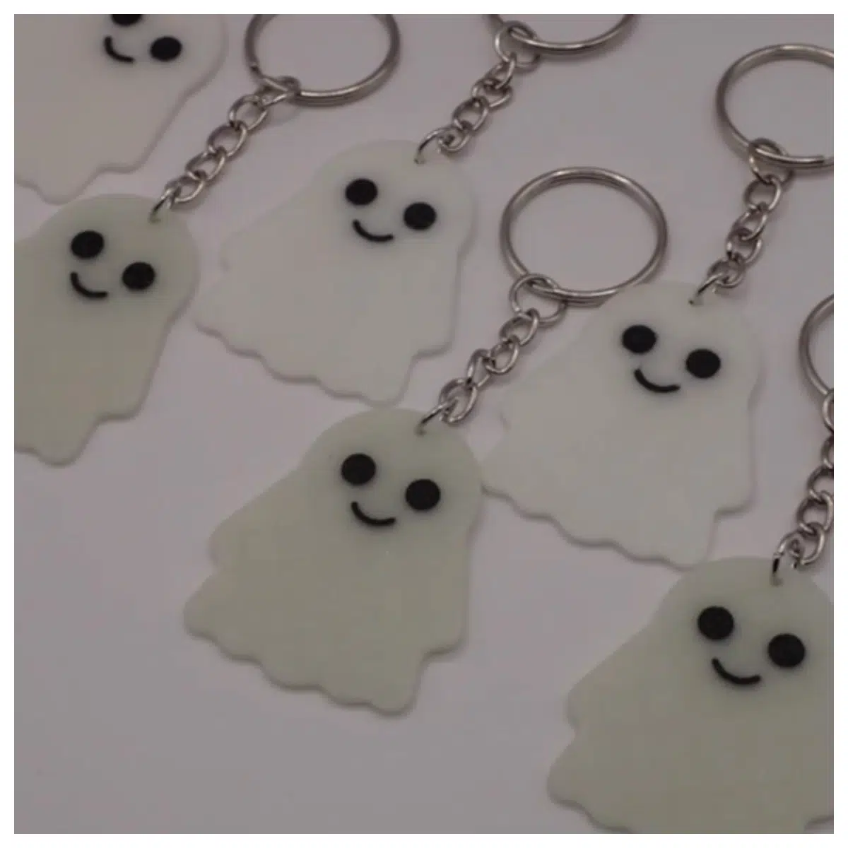 Ghost Keychain Macabre Mystery Decor Horror Theme Charm Anime Accessory Collectible Ghost Keyring
